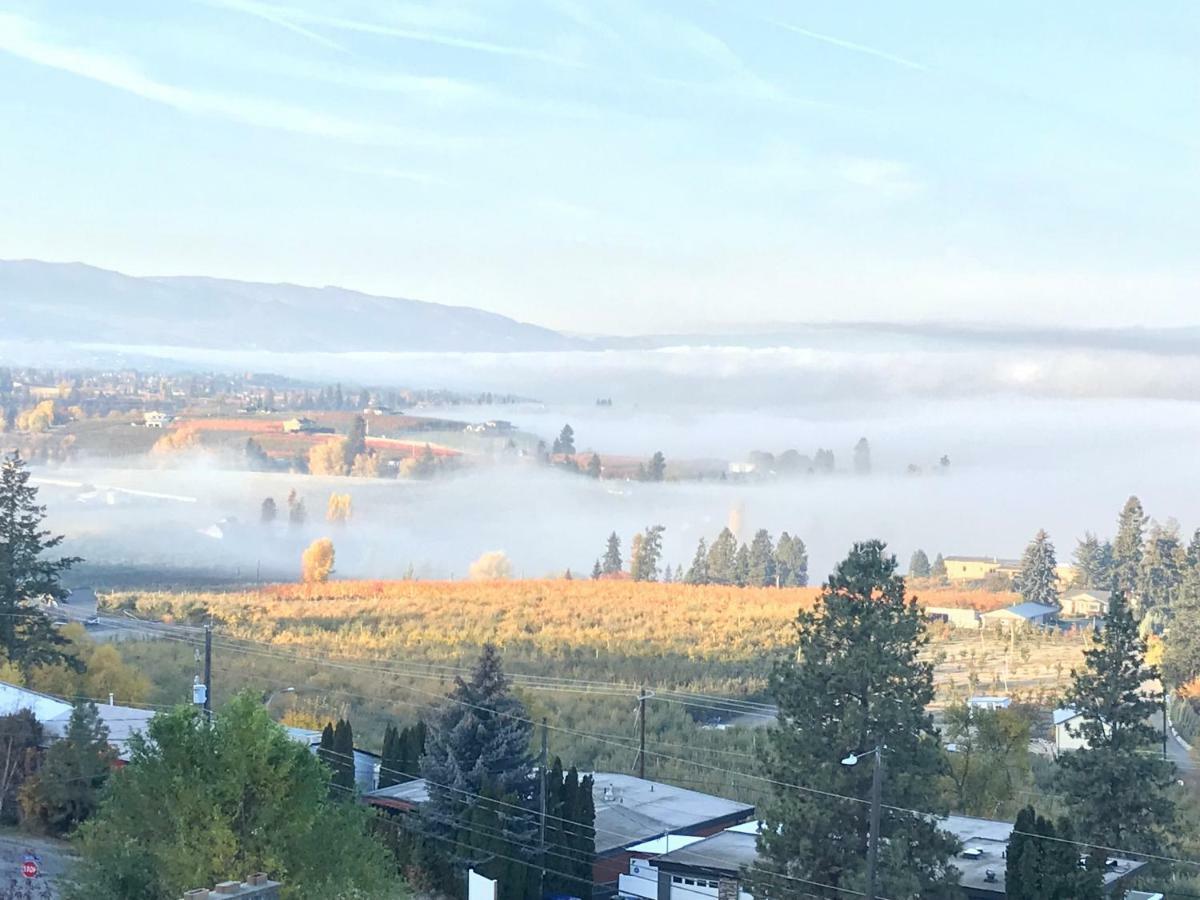 Acker Vacation Rentals Kelowna Exteriör bild